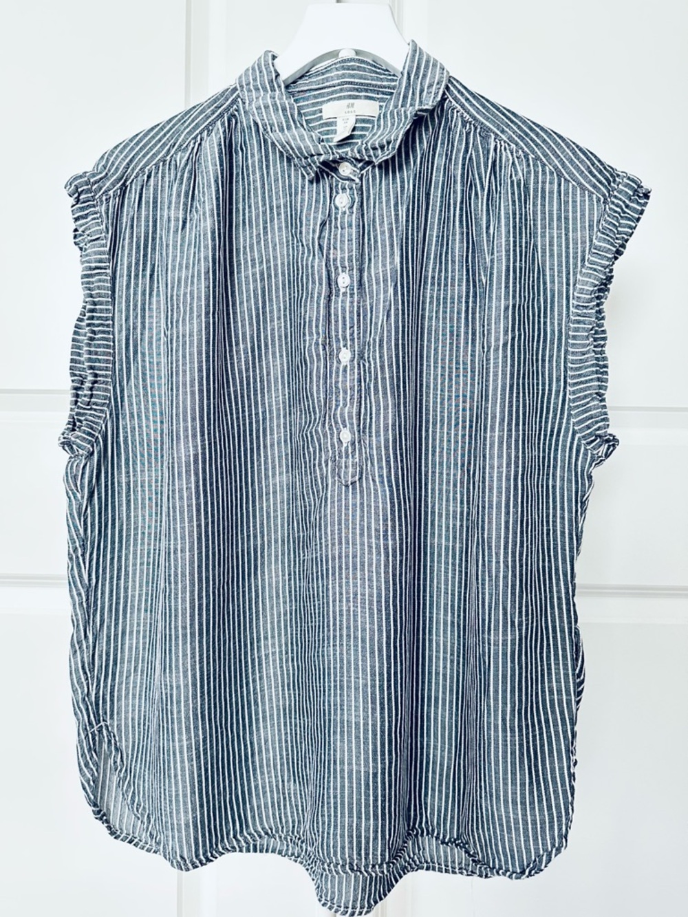 Women’s L.O.G.G. Sleeveless Gray & White Striped Blouse Size 12 Regular